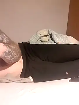 Snapshot of PIercingBoy38 chatting on February 7, 10:09 pm PIercingBoy38 online show from February 7, 10:09 pm