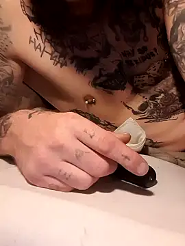 Snapshot of PIercingBoy38 chatting on February 8, 7:59 am PIercingBoy38 online show from February 8, 7:59 am