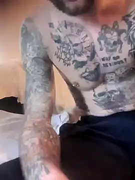 Snapshot of PIercingBoy38 chatting on February 10, 11:46 am PIercingBoy38 online show from February 10, 11:46 am