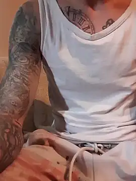 Snapshot of PIercingBoy38 chatting on February 10, 3:10 pm PIercingBoy38 online show from February 10, 3:10 pm