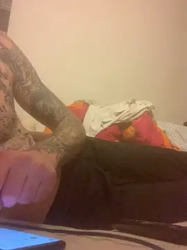 Snapshot of PIercingBoy38 chatting on February 26, 9:16 pm PIercingBoy38 online show from February 26, 9:16 pm