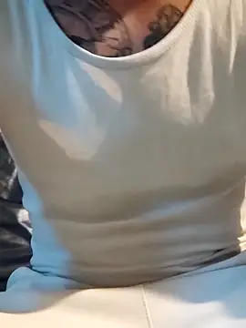 Snapshot of PIercingBoy38 chatting on September 8, 5:56 pm PIercingBoy38 online show from September 8, 5:56 pm