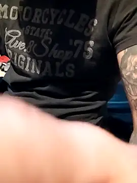 Snapshot of PIercingBoy38 chatting on September 14, 5:23 pm PIercingBoy38 online show from September 14, 5:23 pm