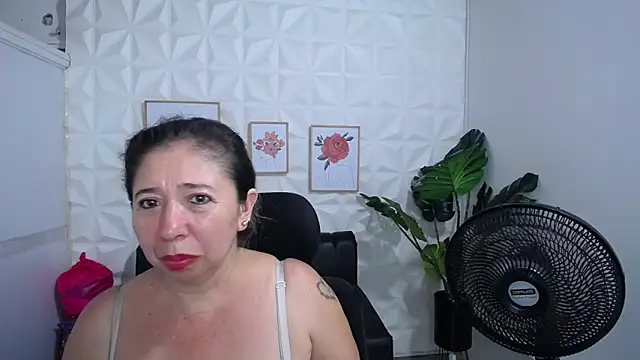 Valentinaa mature online show from February 20, 9:20 pm