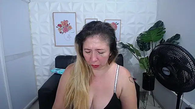 Valentinaa mature online show from March 7, 12:04 am