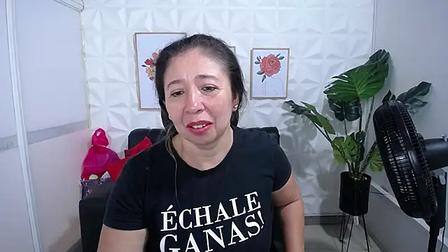 Valentinaa mature online show from March 14, 7:23 pm