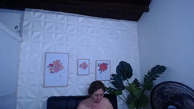 Valentinaa mature online show from September 16, 12:55 am