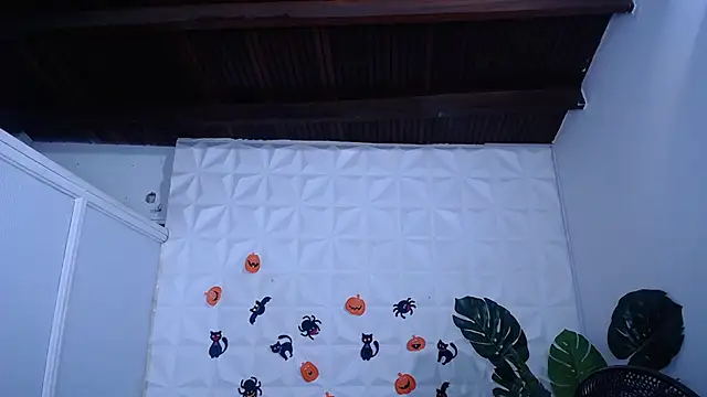 Valentinaa mature online show from October 2, 9:44 pm