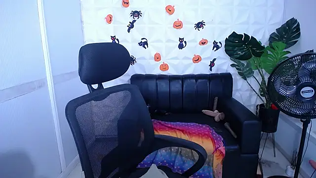 Valentinaa mature online show from October 10, 9:41 am