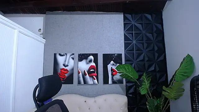 Valentinaa mature online show from April 20, 10:55 pm