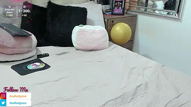 AnnaRedgrave online show from December 3, 1:10 pm