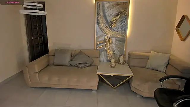 Snapshot of LizzHamilton__ chatting on February 4, 11:06 pm LizzHamilton online show from February 4, 11:06 pm