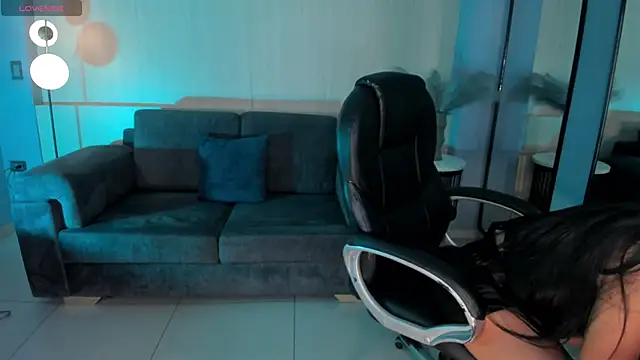 Snapshot of LizzHamilton__ chatting on March 5, 9:15 pm LizzHamilton online show from March 5, 9:15 pm