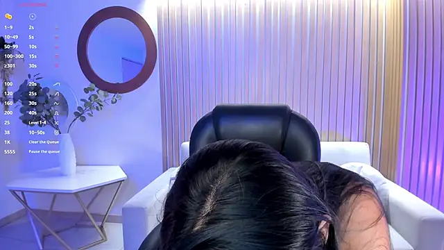 Snapshot of LizzHamilton__ chatting on March 9, 12:42 am LizzHamilton online show from March 9, 12:42 am