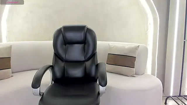 Snapshot of LizzHamilton__ chatting on September 13, 7:46 pm LizzHamilton online show from September 13, 7:46 pm