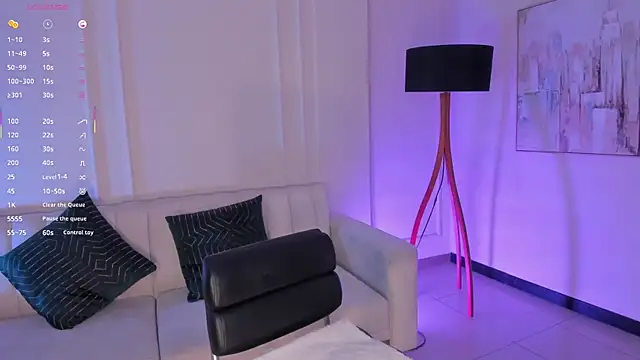 Snapshot of LizzHamilton__ chatting on October 12, 7:13 pm LizzHamilton online show from October 12, 7:13 pm