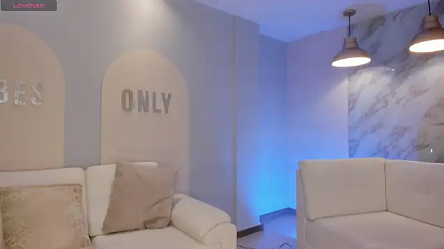 Snapshot of LizzHamilton__ chatting on November 2, 4:09 pm LizzHamilton online show from November 2, 4:09 pm