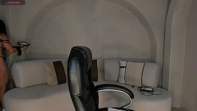 Snapshot of LizzHamilton__ chatting on November 5, 9:15 pm LizzHamilton online show from November 5, 9:15 pm