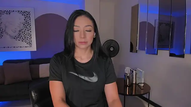 Snapshot of LizzHamilton__ chatting on November 13, 9:36 pm LizzHamilton online show from November 13, 9:36 pm