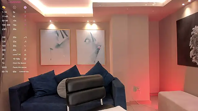 Snapshot of LizzHamilton__ chatting on November 30, 5:39 pm LizzHamilton online show from November 30, 5:39 pm