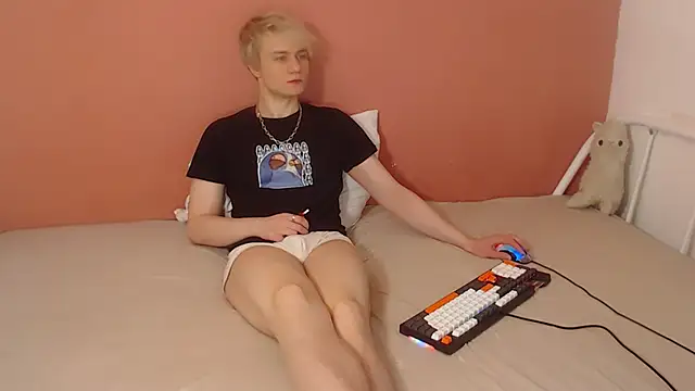 Oliver sweet  online show from April 7, 12:55 am