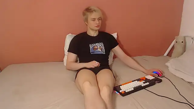 Oliver sweet  online show from April 22, 1:19 am