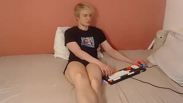 Oliver sweet  online show from April 23, 1:07 am