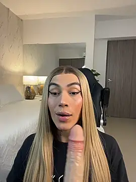 Snapshot of Miss_sagitario chatting on November 22, 12:15 pm Miss sagitario online show from November 22, 12:15 pm