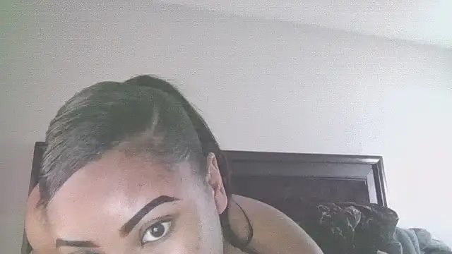 Snapshot of creamdreammmm chatting on October 7, 3:36 am creamdreammmm online show from October 7, 3:36 am