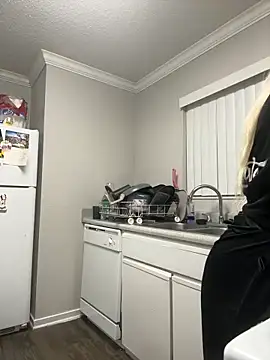 Snapshot of creamdreammmm chatting on November 12, 2:56 am creamdreammmm online show from November 12, 2:56 am