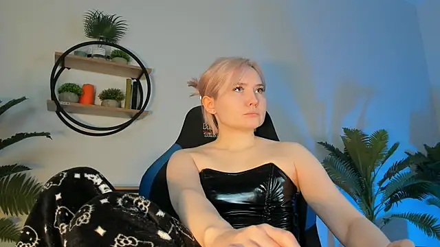 ReiYosimoto online show from March 8, 11:37 am