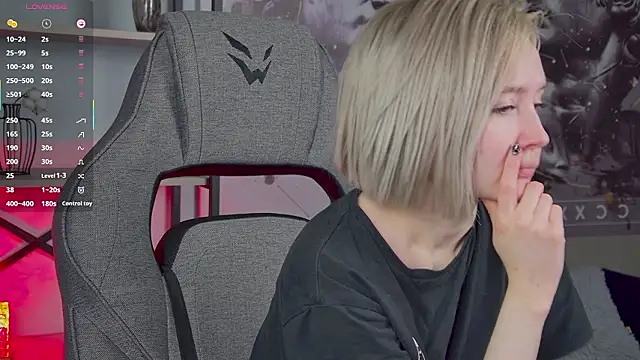 ReiYosimoto online show from March 4, 6:03 pm