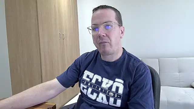 BrettJ81 online show from September 26, 1:04 pm