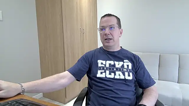 BrettJ81 online show from October 17, 12:52 pm