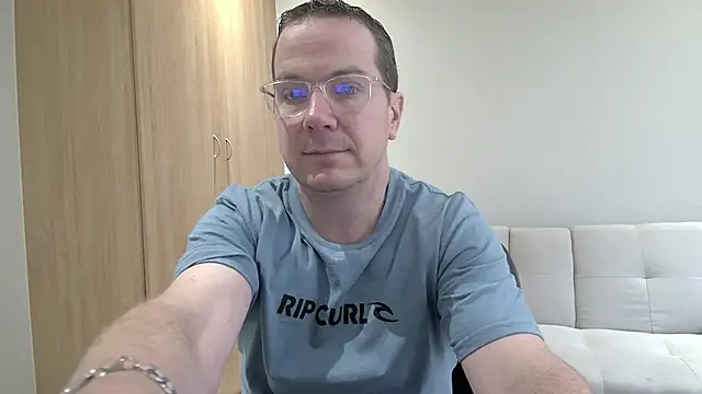 BrettJ81 online show from November 8, 12:49 pm