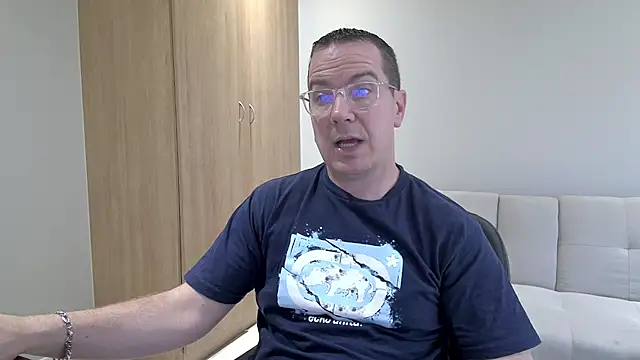 BrettJ81 online show from February 1, 2:48 pm