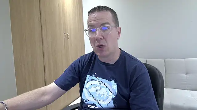 BrettJ81 online show from March 1, 3:14 pm