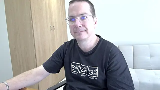 BrettJ81 online show from March 29, 10:59 am