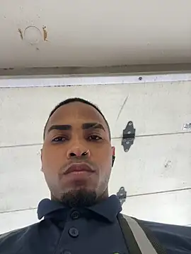 Snapshot of Diosn111 chatting on December 18, 1:06 pm Diosn111 online show from December 18, 1:06 pm