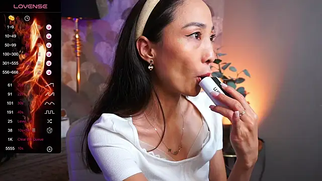 1reisatumi  online show from October 23, 1:32 pm