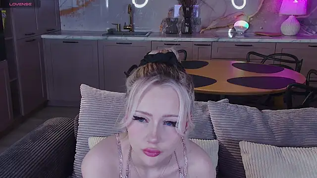 Snapshot of Lexitey chatting on January 14, 11:20 pm Lexitey online show from January 14, 11:20 pm