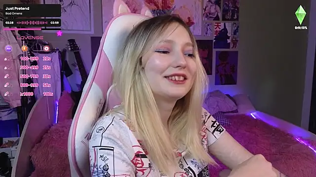 Evie Ro online show from December 9, 8:01 pm