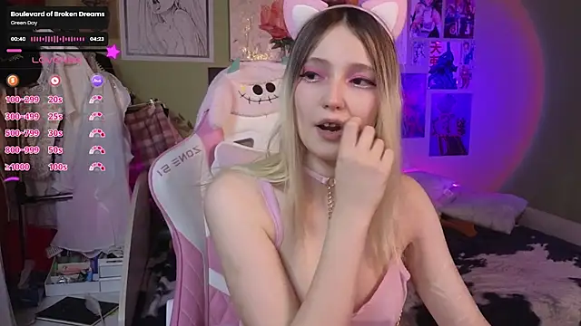 Evie Ro online show from February 18, 4:15 am