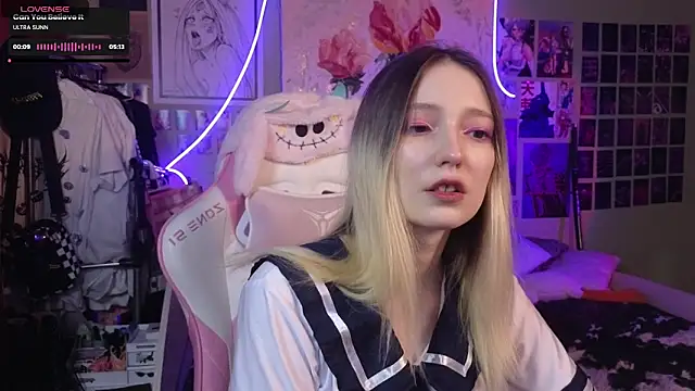 Evie Ro online show from March 11, 9:04 pm