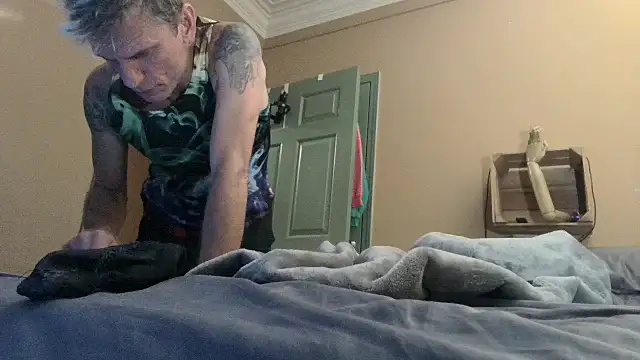 Snapshot of leahcimnikral chatting on November 14, 7:29 am leahcimnikral online show from November 14, 7:29 am