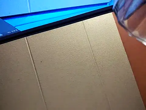 Snapshot of afTerparTycloudz chatting on January 9, 12:25 am afTerparTycloudz online show from January 9, 12:25 am