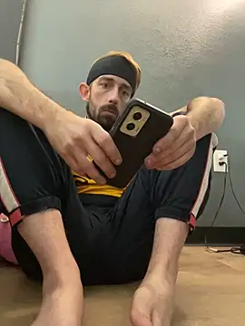 Snapshot of afTerparTycloudz chatting on February 15, 2:15 am afTerparTycloudz online show from February 15, 2:15 am