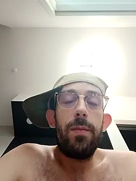 Snapshot of afTerparTycloudz chatting on October 17, 11:02 am afTerparTycloudz online show from October 17, 11:02 am