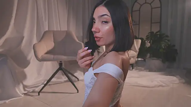 AmyArmstrong online show from February 4, 12:16 am