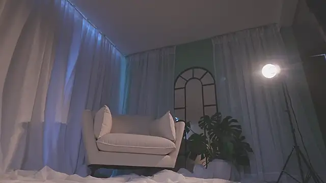 AmyArmstrong online show from February 21, 9:49 pm